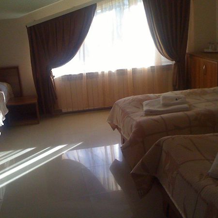 Family Hotel Yola Chepelare Exterior photo