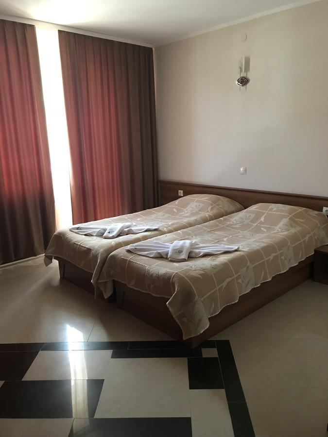 Family Hotel Yola Chepelare Exterior photo